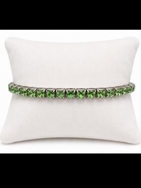 Emerald Green Crystal Tennis Bracelet – Silver-Tone Sparkling Stretch Bracelet